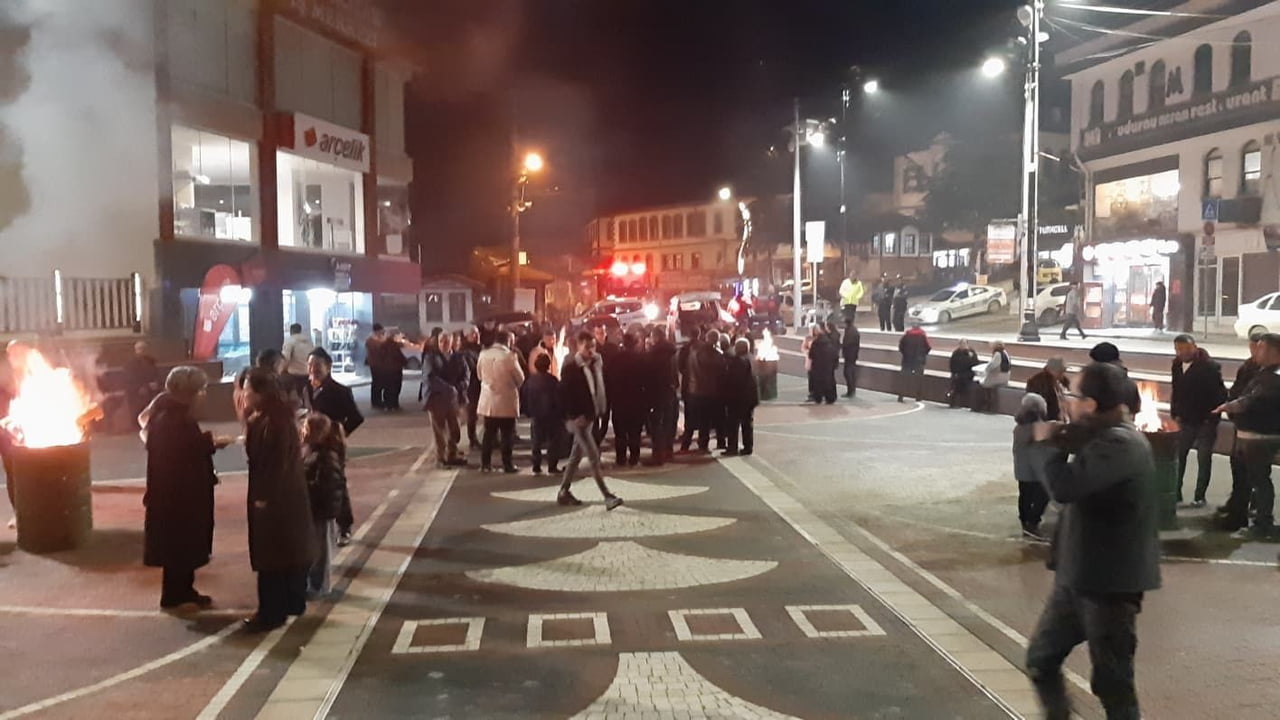 BOLU'NUN MUDURNU İLÇESİNDE REGAİP KANDİLİ'NDE, GEÇMİŞ YILLARDAKİ GELENEKLERİ YAŞATMAK AMACIYLA...