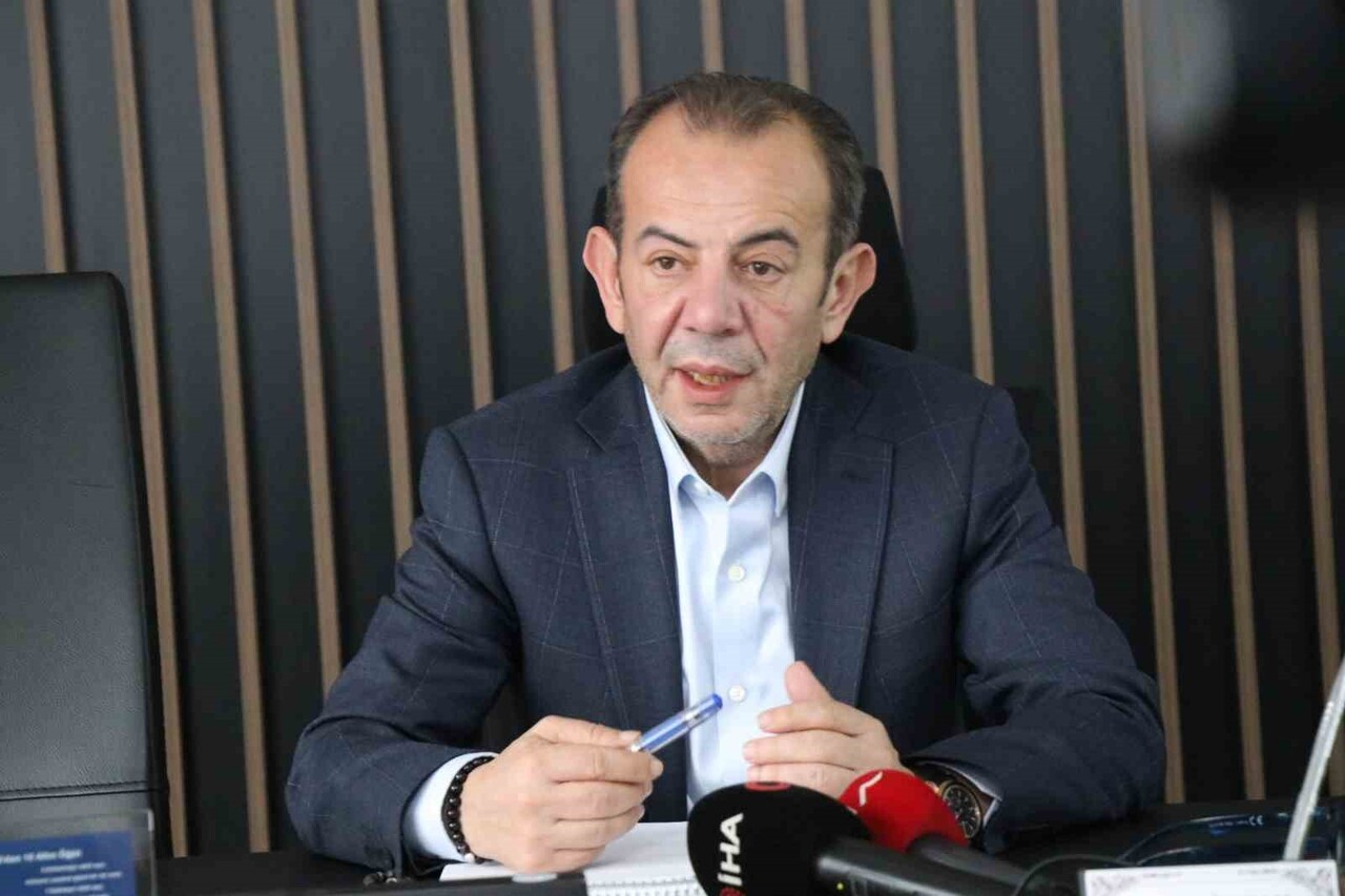 BOLU BELEDİYE BAŞKANI TANJU ÖZCAN, BİR HAFTALIK UMRE ZİYARETİNİN ARDINDAN MAKAMINDA GAZETECİLERE...