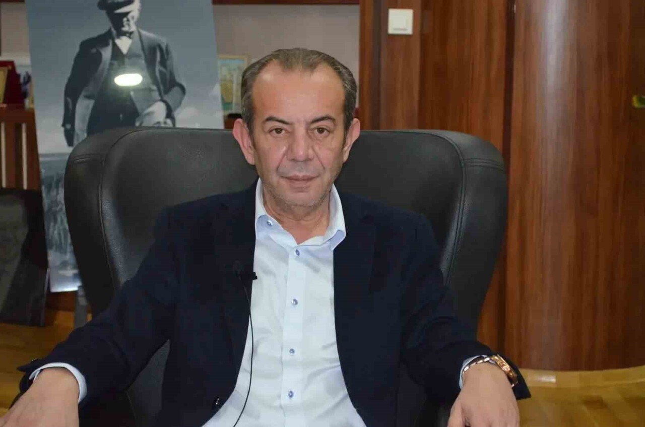 BOLU BELEDİYE BAŞKANI TANJU ÖZCAN, DAHA ÖNCE DEPREM VE YURT DIŞI ÇIKIŞ YASAĞI NEDENİYLE ERTELEDİĞİ...