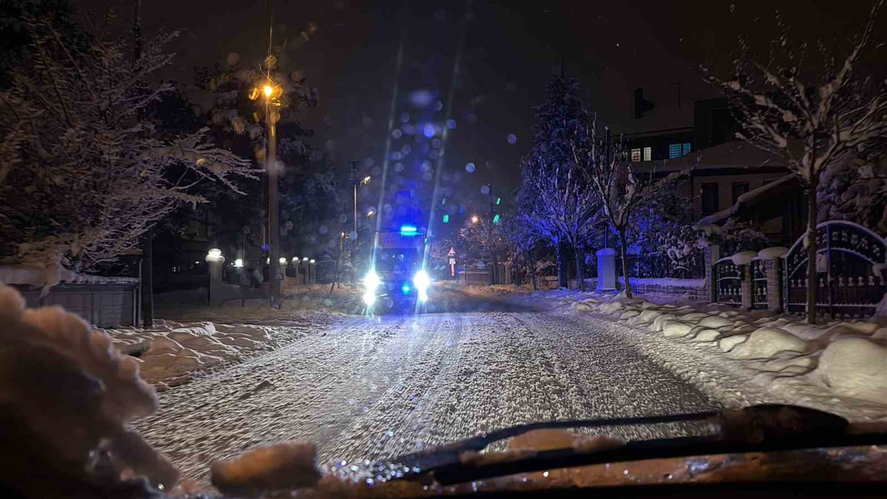 BOLU’DA BİR EVDE NARGİLE İÇTİKTEN SONRA FENALAŞAN 6 KİŞİ, KARBONMONOKSİT GAZINDAN ZEHİRLENDİKLERİ...