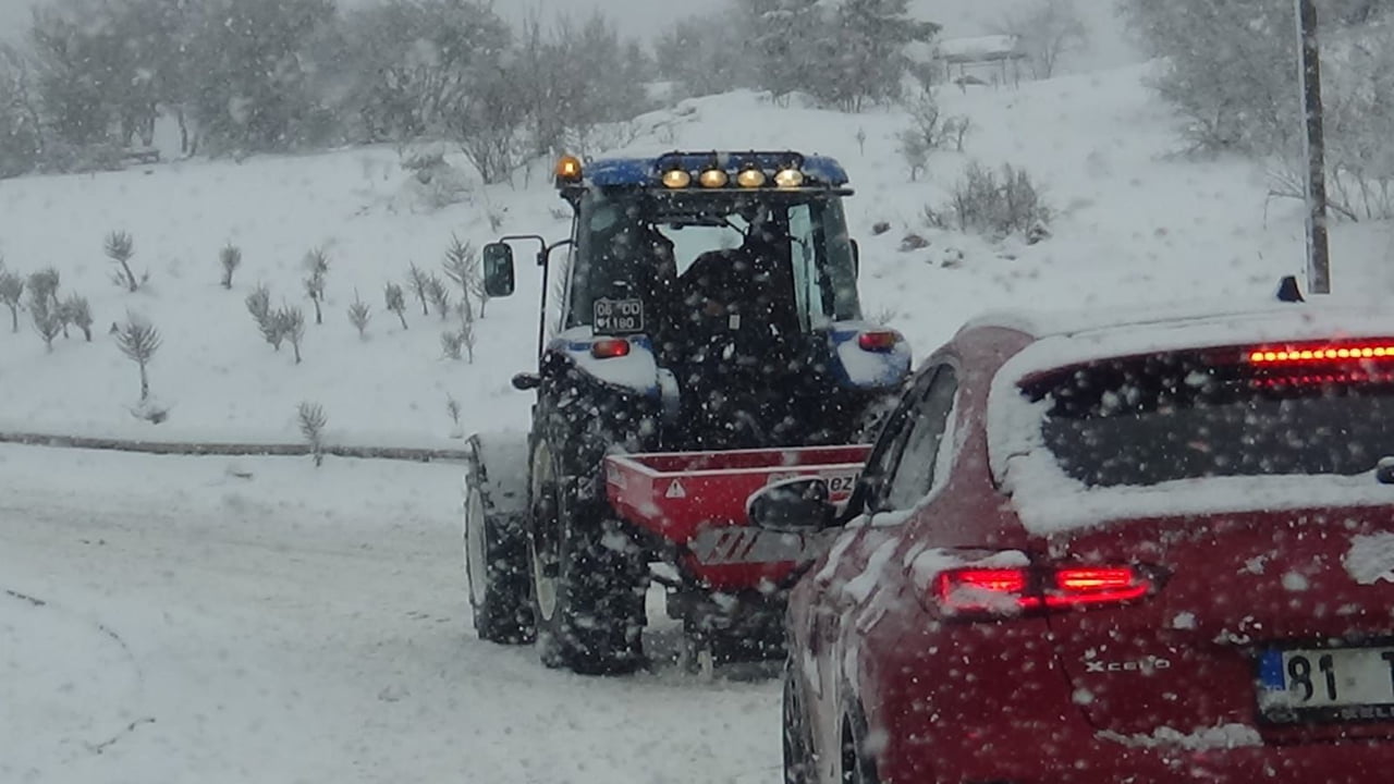 BOLU’NUN TURİZM MERKEZİ ABANT GÖLÜ MİLLİ PARKI, YOĞUN KAR YAĞIŞI SONRASI BEYAZA BÜRÜNDÜ. HAFTA...