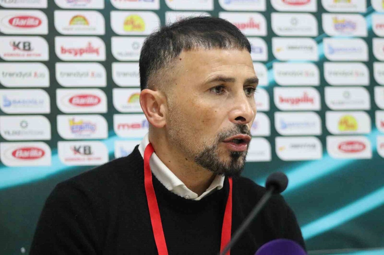 BOLUSPOR TEKNİK DİREKTÖRÜ ERTUĞRUL ARSLAN AÇIKLAMALARDA BULUNDU