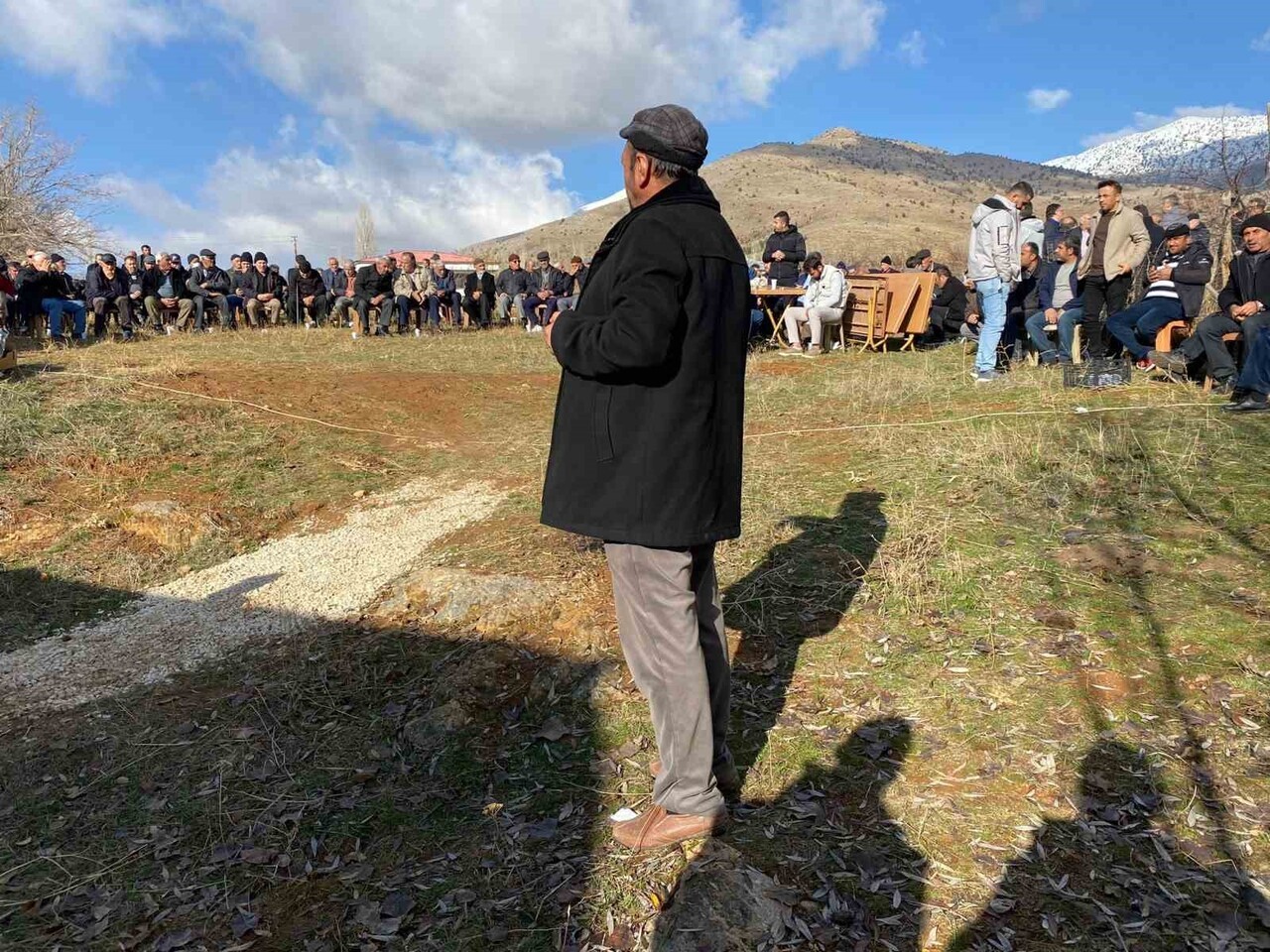 BOZHÖYÜK MAHALLESİ'NDE DÜZENLENEN CENAZE TÖRENİNE GÜL'ÜN AİLESİ, YAKINLARI VE MAHALLE HALKI...