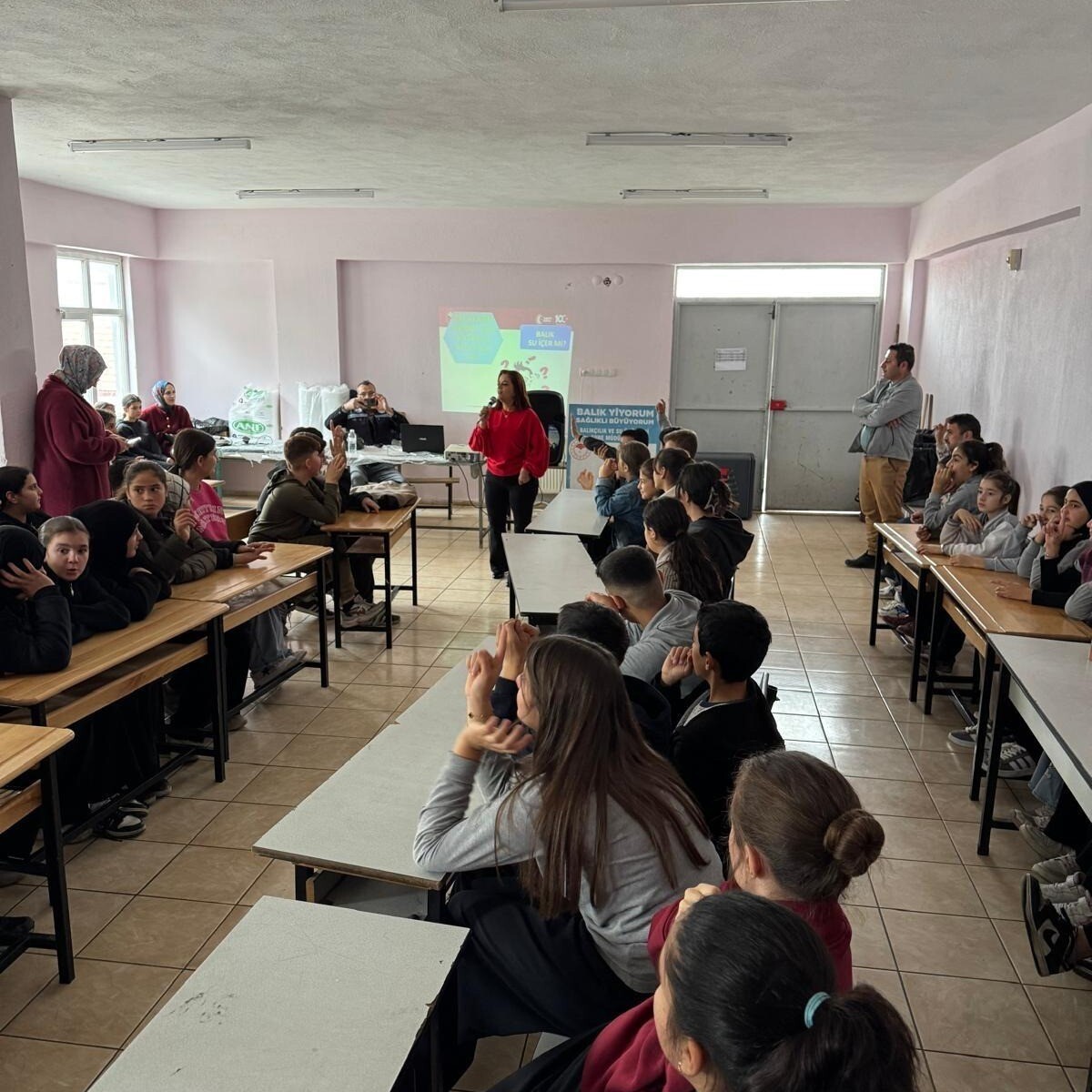 BUHARKENT İLÇE TARIM VE ORMAN MÜDÜRLÜĞÜ TARAFINDAN SAVCILLI ORTAOKULU’NDA, BALIK VE DİĞER SU...