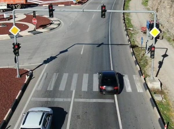 BURDUR'DA POLİS EKİPLERİ TARAFINDAN YAPILAN DRON VE IŞIKLI VE SESLİ UYARI İŞARETLERİNİN USULSÜZ...