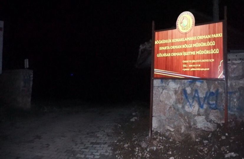 BURDUR'UN GÖLHİSAR İLÇESİNDE BİR VATANDAŞ TARAFINDAN GÖKYÜZÜNDE BİLİNMEYEN IŞIK İHBARI İLÇEDE...