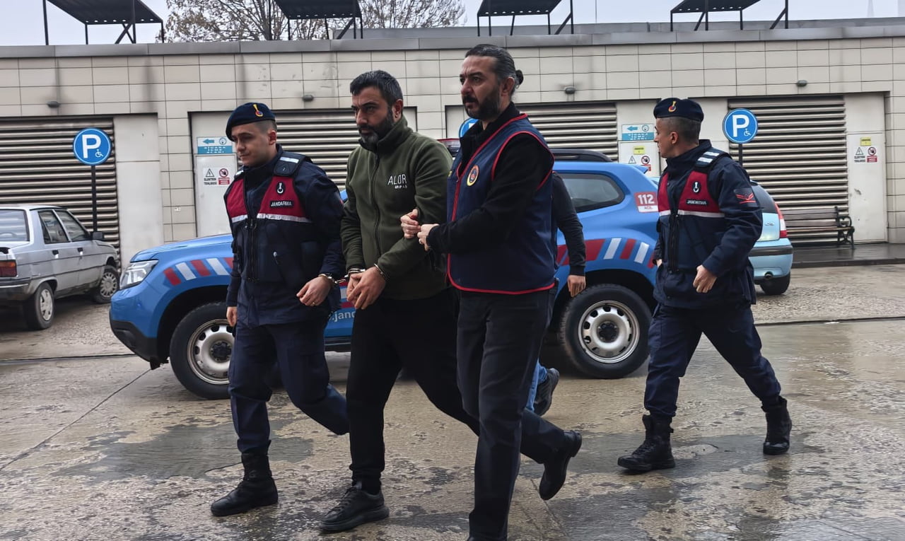 BURSA'NIN İNEGÖL İLÇESİNDE 16 AYRI SUÇTAN KESİNLEŞMİŞ 30 YIL HAPİS CEZASI BULUNAN ŞAHIS JANDARMA...