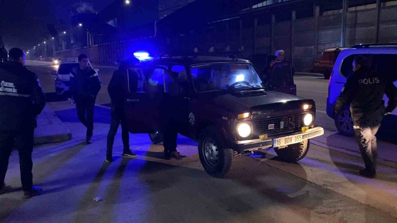 BURSA'NIN İNEGÖL İLÇESİNDE POLİSİN DUR İHTARINA UYMAYAN 15 YAŞINDAKİ SÜRÜCÜ, 10 KİLOMETRE SÜREN...