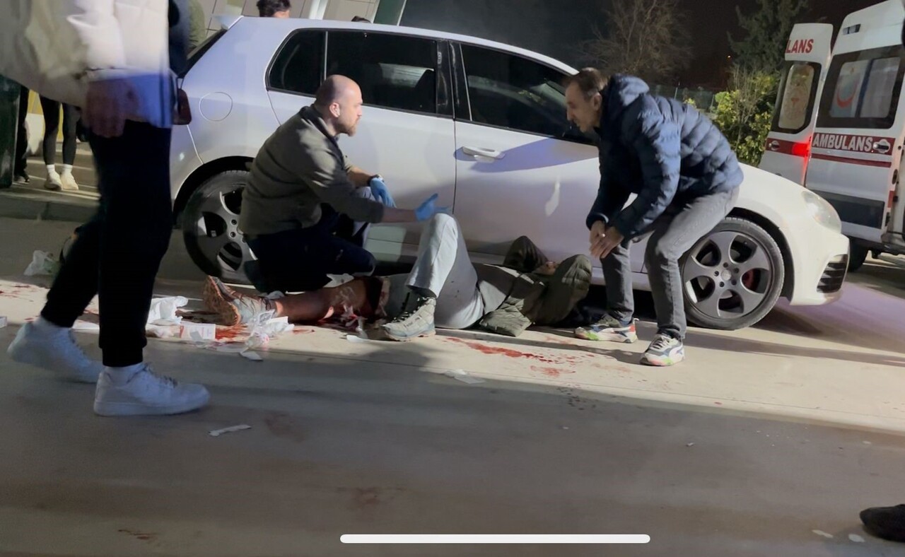 BURSA'NIN NİLÜFER İLÇESİNDE KÜÇÜK BASKETBOLCULARIN BEKLEME SALONUNDAKİ KOLTUĞUN SARKAN İPİYLE...