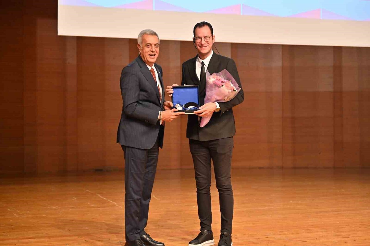 BURSA BÜYÜKŞEHİR BELEDİYESİ TARAFINDAN ‘İLERİYE GİDEN YOLUN HARİTASINI ÇİZMEK’ TEMASIYLA...