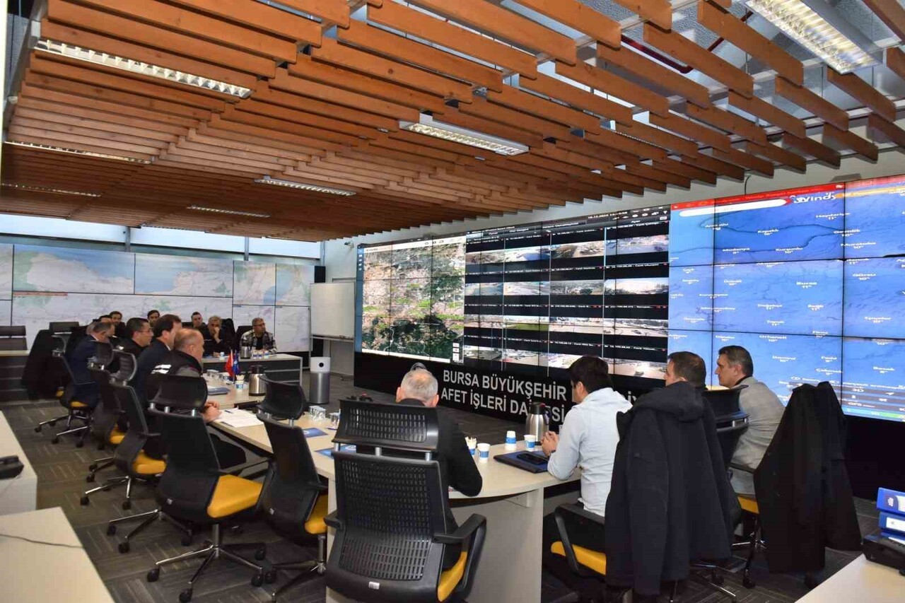 BURSA’DA OLASI AFET VE ACİL DURUMLARA KARŞI HAZIRLIKLARINI ARALIKSIZ SÜRDÜREN BÜYÜKŞEHİR...
