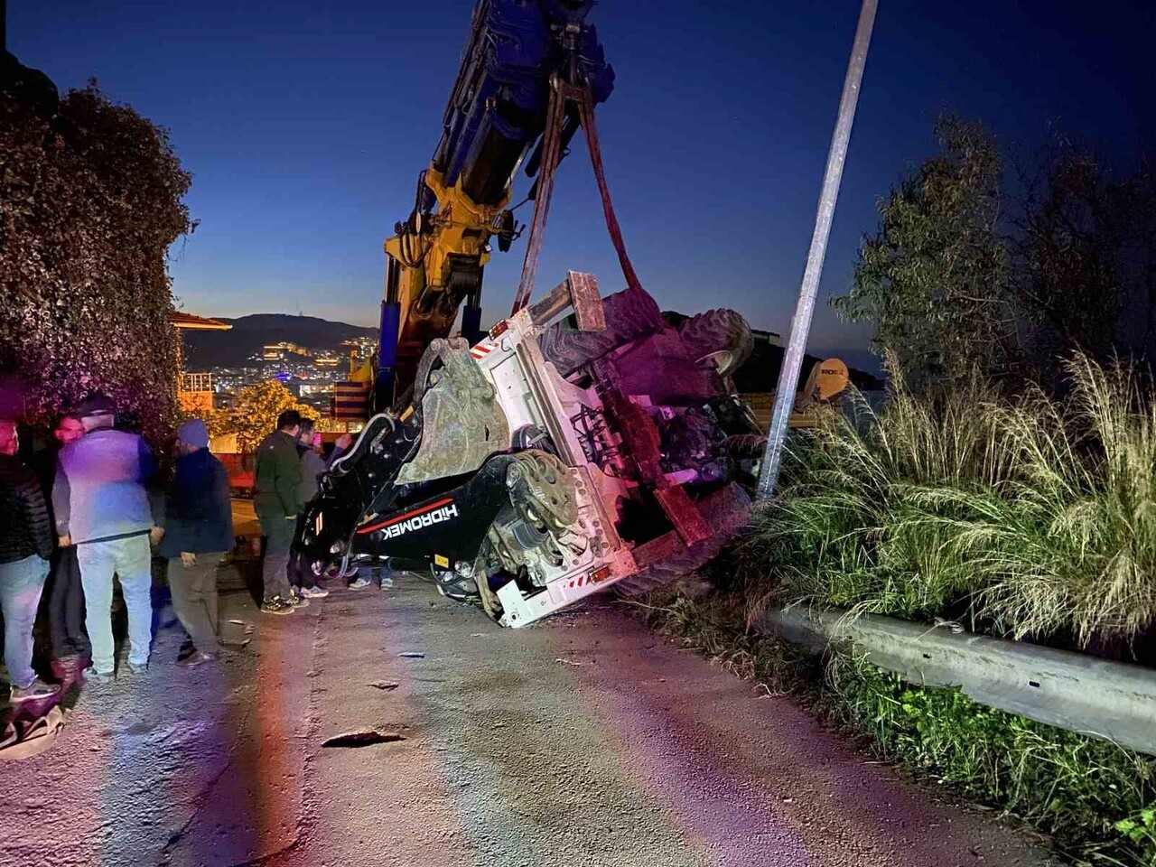 BURSA’NIN MUDANYA İLÇESİ GÜZELYALI BURGAZ MAHALLESİ FERAH SOKAK ÜZERİNDE MEYDANA GELEN OLAYDA, BİR...
