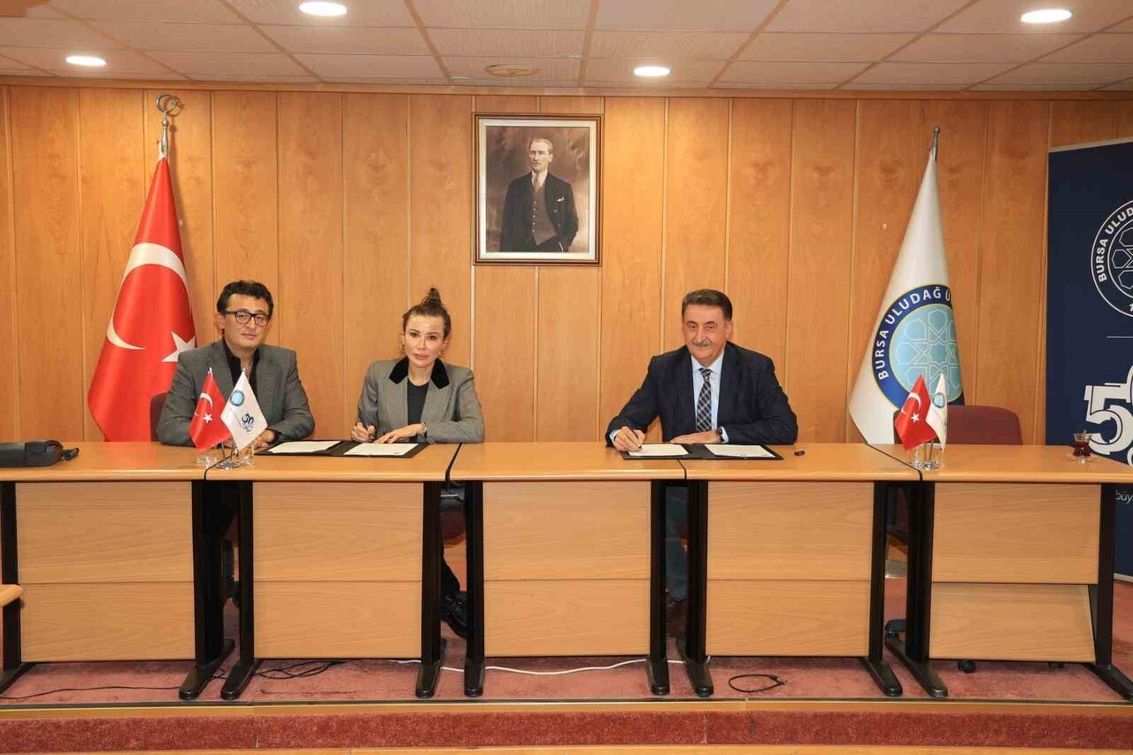 BURSA ULUDAĞ ÜNİVERSİTESİ (BUÜ), SANAYİ VE AKADEMİK DÜNYAYI BİR ARAYA GETİRME HEDEFİ DOĞRULTUSUNDA...