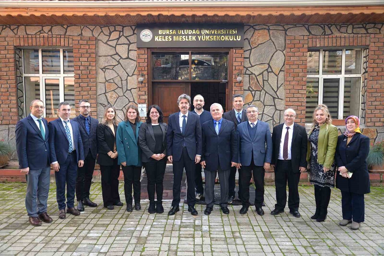 BURSA ULUDAĞ ÜNİVERSİTESİ (BUÜ) YÖNETİCİLERİ, EĞİTİM-ÖĞRETİM FAALİYETLERİNİ VE YÜRÜTÜLEN PROJELERİ...