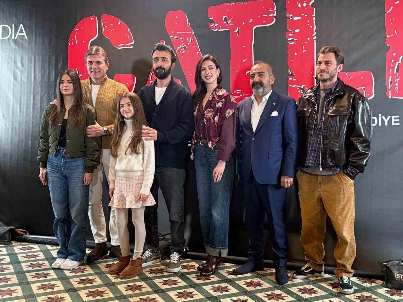 BÜYÜK BULUŞMA ÖNCESİ FİLMDE YER ALAN OYUNCULAR İLK KEZ BASIN KARŞISINA ÇIKTI.