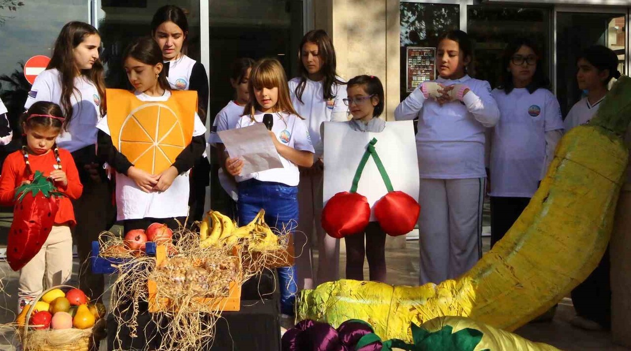BÜYÜKÇEKMECE BELEDİYESİ, YERLİ MALI HAFTASI ÇERÇEVESİNDE DÜZENLEDİĞİ "RENKLİ TEZGAHLAR: YERLİ MALI...
