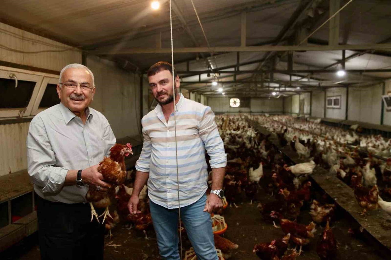 BÜYÜKŞEHİR BELEDİYE BAŞKANI DR. MEHMET HİLMİ GÜLER (SOLDA) VE ORDU YUMURTA ÜRETİCİLERİ BİRLİĞİ...