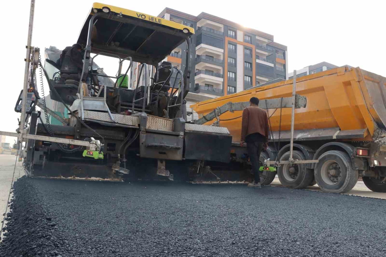 BÜYÜKŞEHİR’DEN TRAFİĞİ RAHATLATAN YOL ÇALIŞMASI