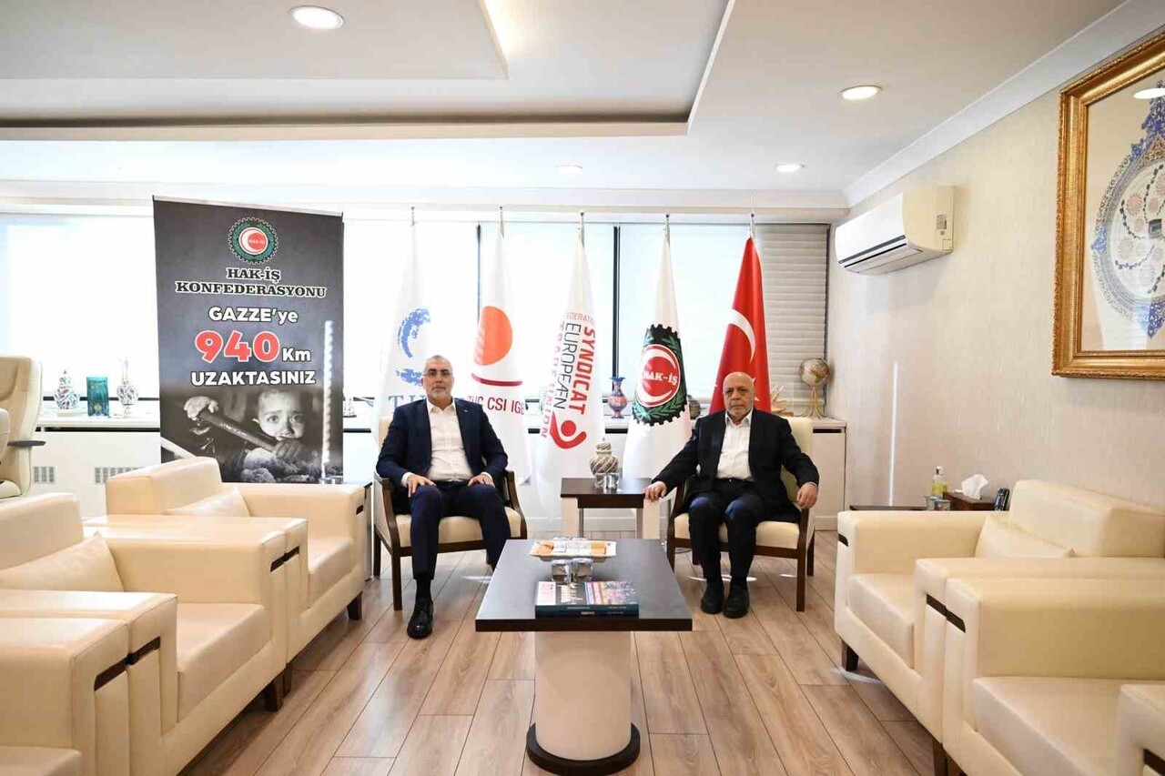 ÇALIŞMA VE SOSYAL GÜVENLİK BAKANI VEDAT IŞIKHAN, HAK İŞÇİ SENDİKALARI KONFEDERASYONU (HAK-İŞ) İLE...