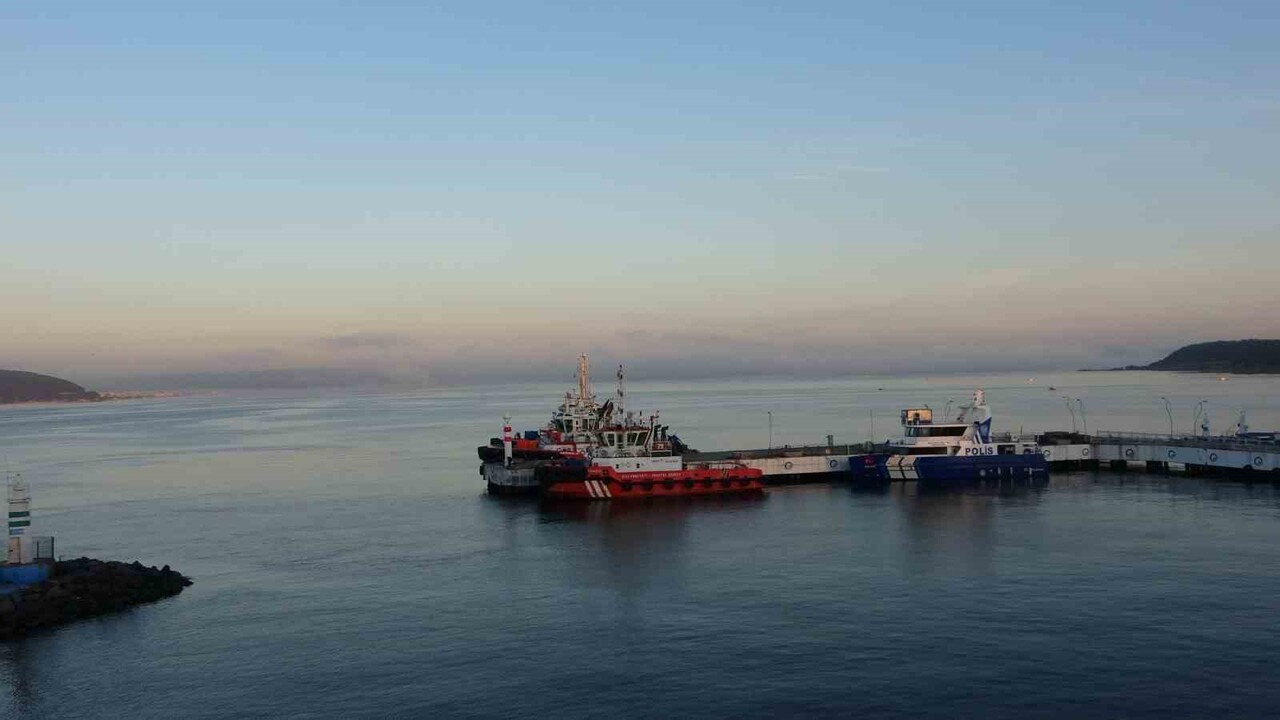 ÇANAKKALE BOĞAZI ETKİLİ OLAN YOĞUN SİS NEDENİYLE SAAT 08.00 İTİBARIYLA ÇİFT YÖNLÜ OLARAK TRANSİT...