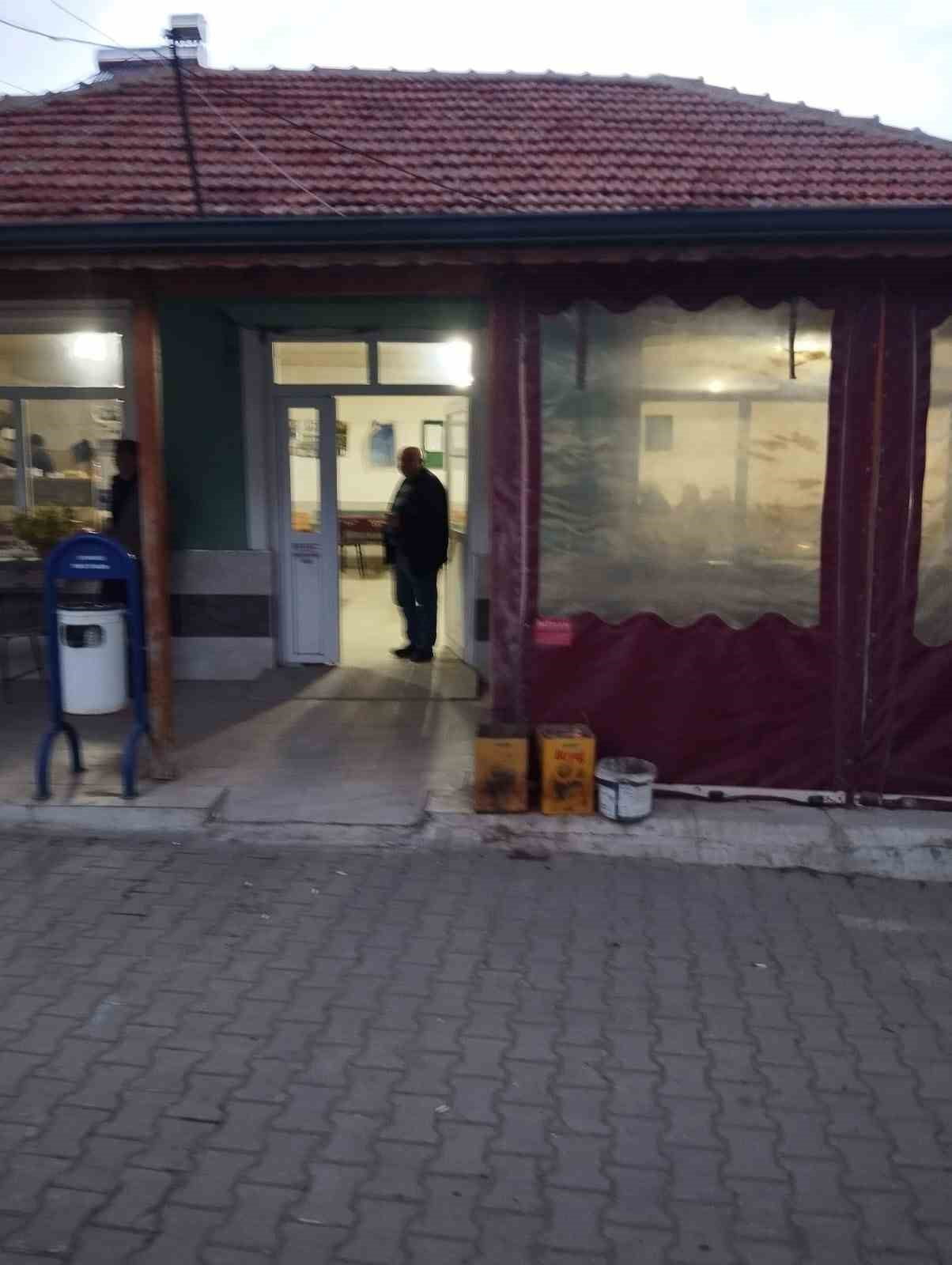 ÇANAKKALE’NİN GELİBOLU İLÇESİNDE İHALE USULÜ KİRAYA VERİLEN KÖY KAHVESİNİN KİRALAMA ÜCRETİ 126 BİN...