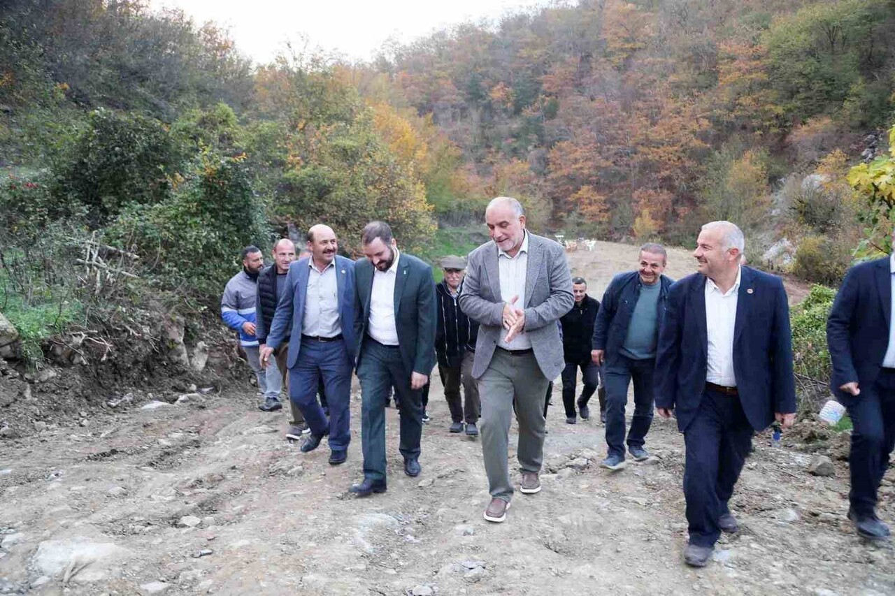 CANİK BELEDİYE BAŞKANI İBRAHİM SANDIKÇI, GÜVENLİ VE SORUNSUZ ULAŞIM HEDEFİYLE ÇALIŞMAYA DEVAM...