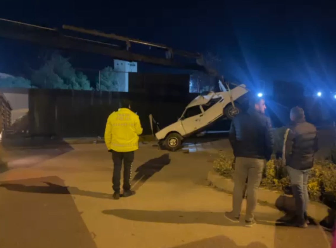 ÇANKIRI’DA KONTROLDEN ÇIKAN TOFAŞ-FİAT MARKA OTOMOBİLİN İNŞAAT SAHASINA UÇMASI SONUCU MEYDANA...