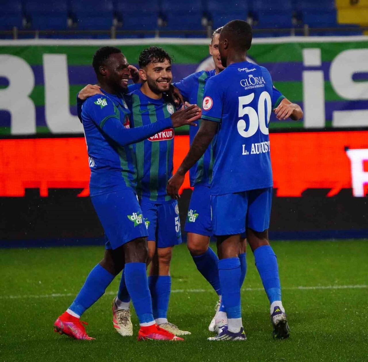 ÇAYKUR RİZESPOR, ZİRAAT TÜRKİYE KUPASI 4. ELEME TUR MÜCADELESİNDE PENDİKSPOR’U 6-1 MAĞLUP EDEREK...