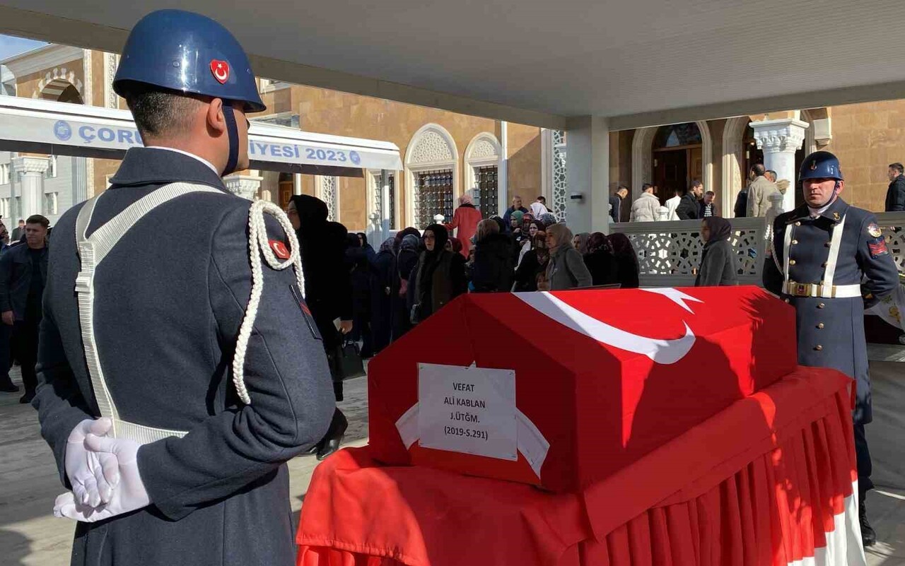 CENAZE NAMAZINDAN GÖRÜNTÜ