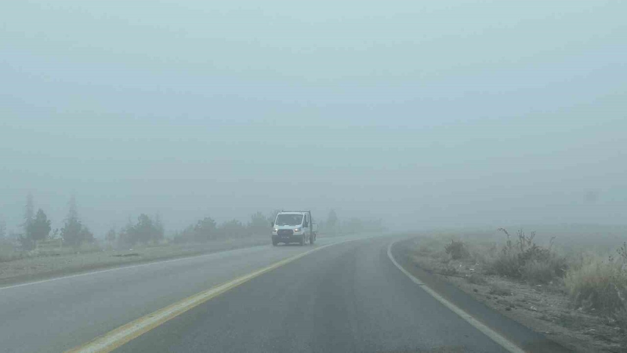 ÇORUM'DA HAVA SICAKLIKLARININ GECE SAATLERİNDE SIFIR DERECENİN ALTINA DÜŞMESİNİN ARDINDAN YOĞUN...