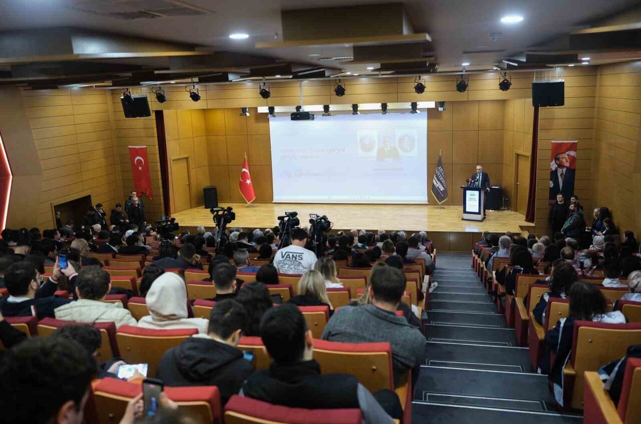 CUMHURBAŞKANI BAŞDANIŞMANI MEHMET UÇUM, MUDANYA ÜNİVERSİTESİ’NDE AKADEMİSYENLER VE ÖĞRENCİLERLE...