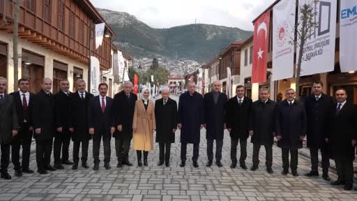 Cumhurbaşkanı Erdoğan, tarihi caddenin aydınlatma törenine katıldı