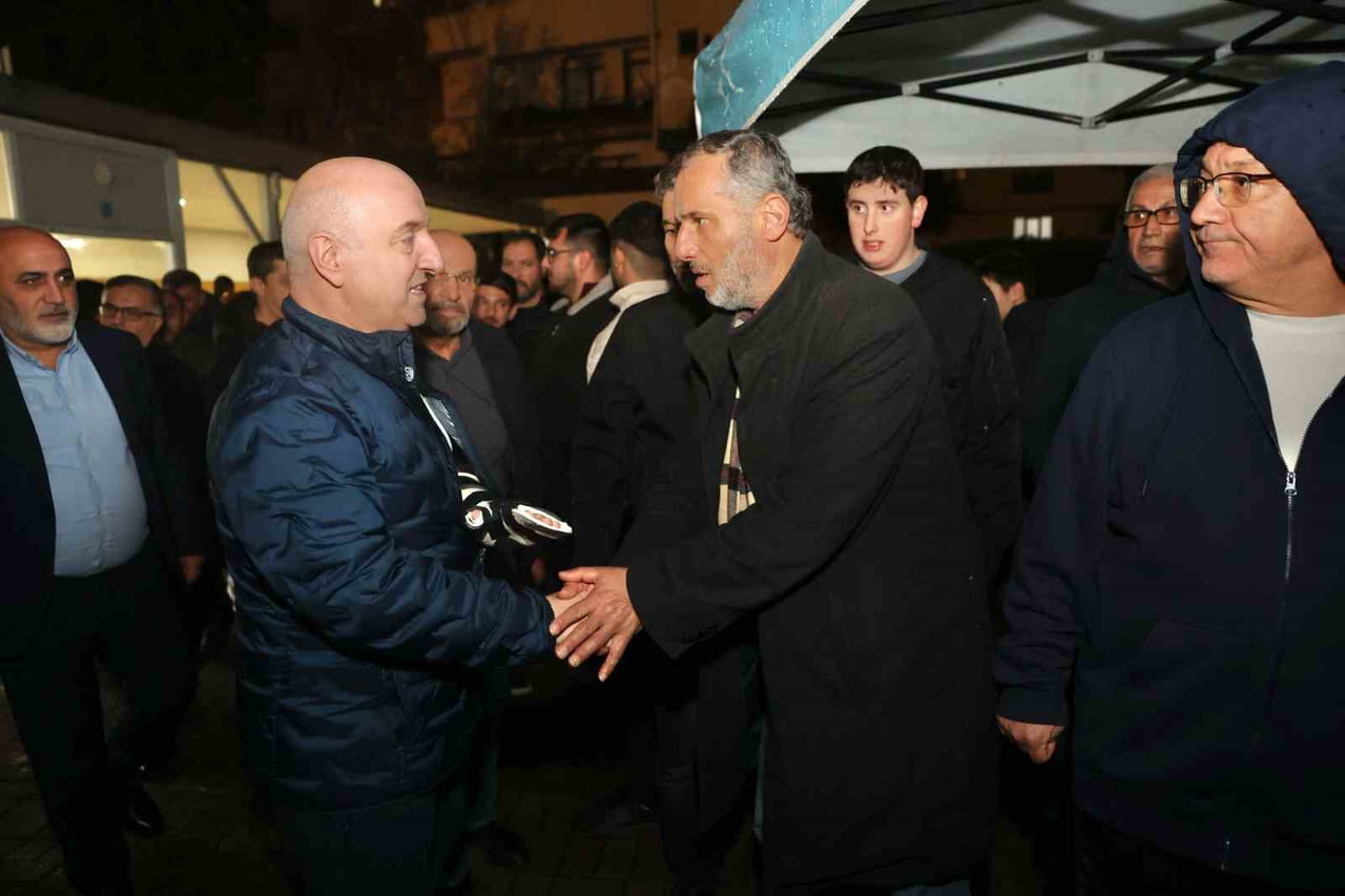 DARICA'DA REGAİP KANDİLİ DOLAYISIYLA VATANDAŞLARA LOKMA DAĞITILDI.