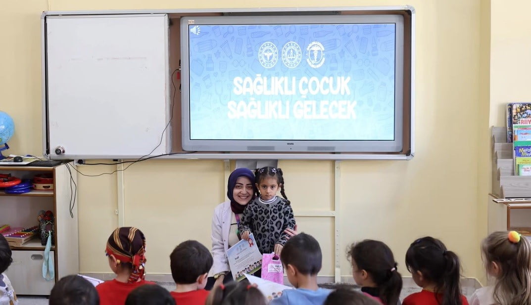 DEMİRÖZÜ’NDE ÖĞRENCİLERE SAĞLIK EĞİTİMİ VERİLDİ ACİL SAĞLIK HİZMETLERİNİN ÖNEMİ...