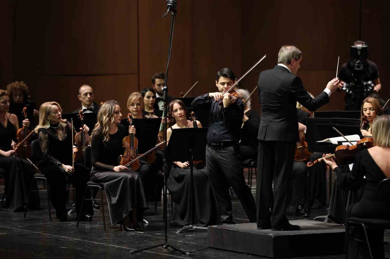 DENİZBANK’IN 21 YILDIR DESTEKLEDİĞİ İSTANBUL DEVLET SENFONİ ORKESTRASI (İDSO), ARALIK AYININ İLK...