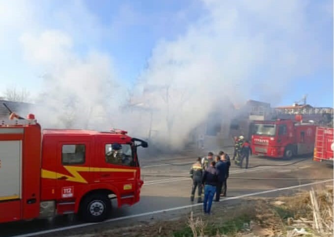 DENİZLİ'NİN SERİNHİSAR İLÇESİNE BAĞLI YATAĞAN MAHALLESİ'NDE FAALİYET GÖSTEREN BİR İŞYERİNDE ÇIKAN...