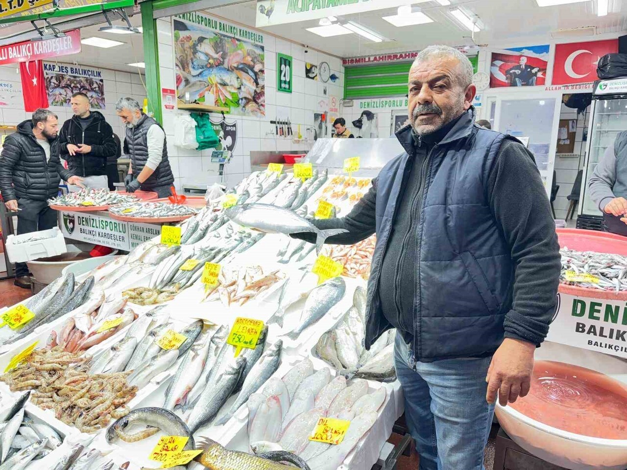 DENİZLİ BALIK HALİNDE EN ÇOK TERCİH EDİLEN TÜRLER SARDALYA, HAMSİ VE İSTAVRİT OLURKEN, GEÇ GELEN...