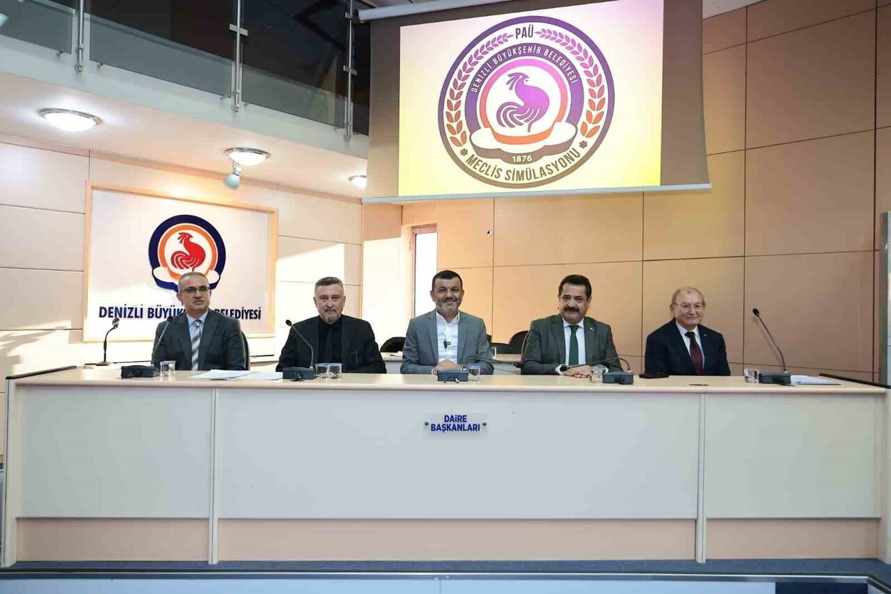 DENİZLİ BÜYÜKŞEHİR BELEDİYESİ KENT KONSEYİ GENÇLİK MECLİSİ TARAFINDAN DÜZENLENEN MECLİS...