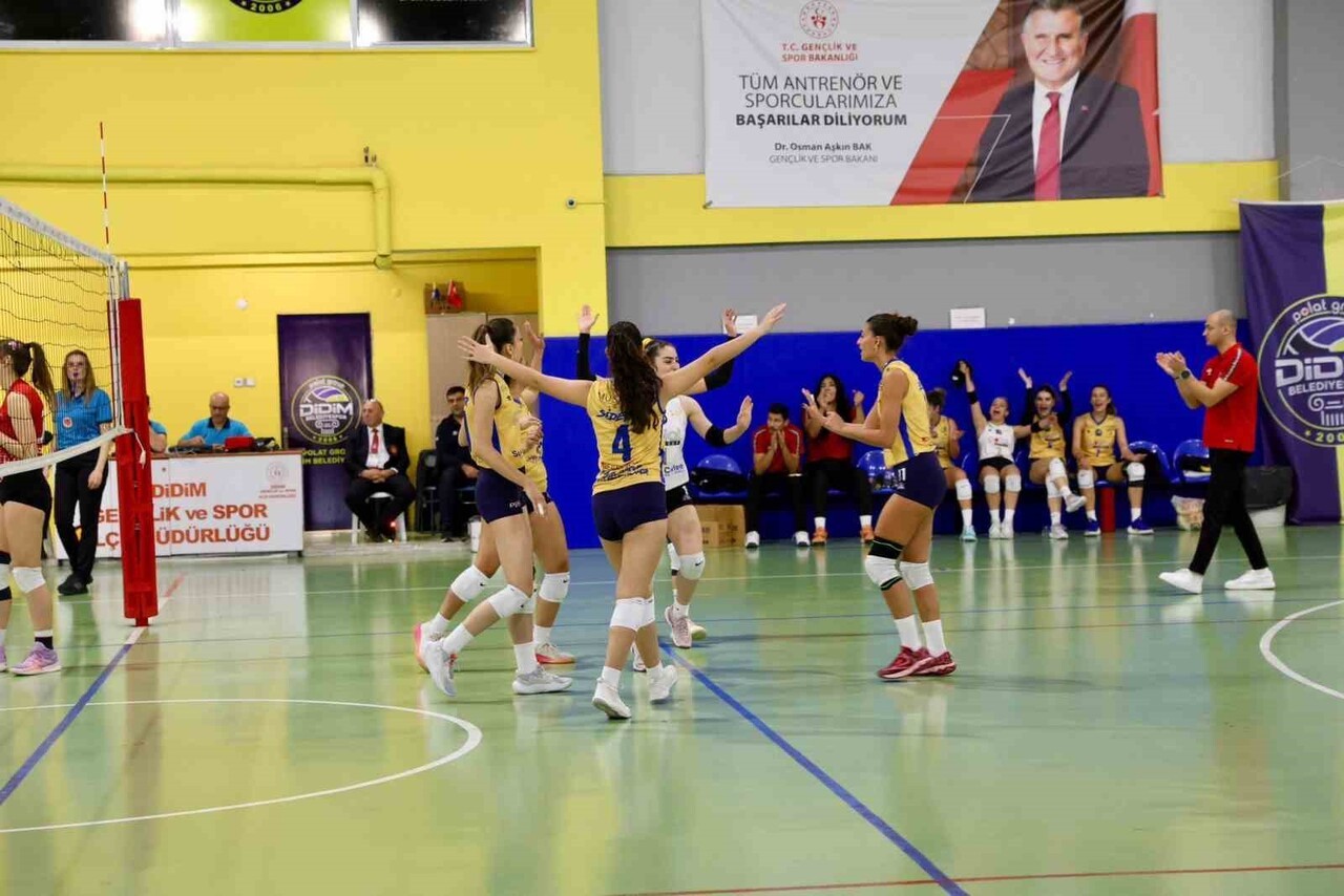 DİDİM BELEDİYESPOR KADIN VOLEYBOL TAKIMI, TVF KADINLAR 2. LİGİ 7. GRUP 15. HAFTA KARŞILAŞMASINDA...