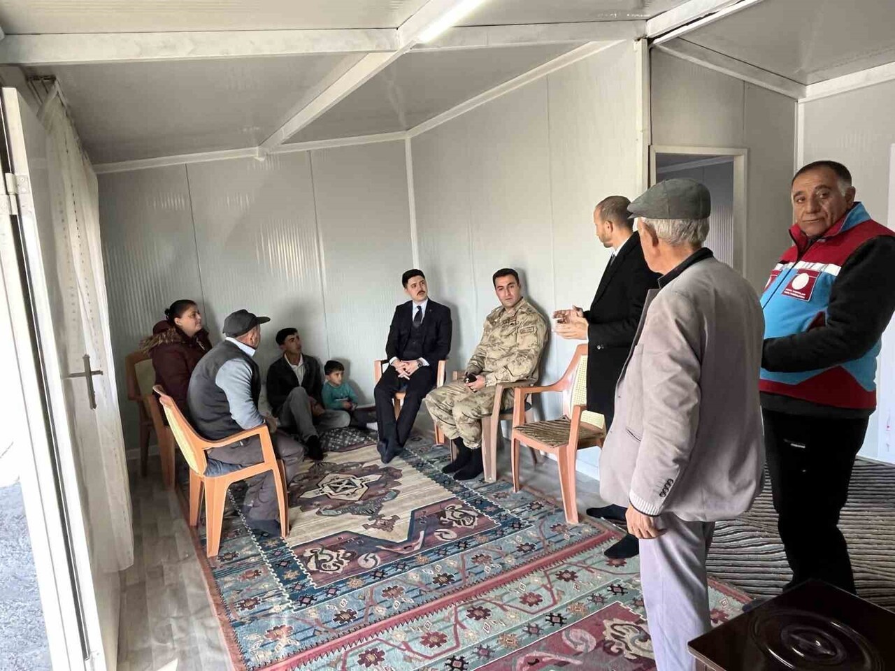 DİGOR KAYMAKAMI KAHRAMAN KÖYLERDE VATANDAŞLARLA BULUŞUYOR(KARS-İHA)