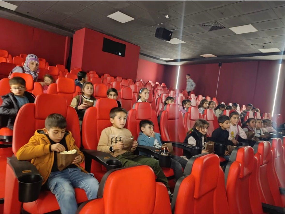 DİYADİN SOSYAL YARDIMLAŞMA VE DAYANIŞMA VAKFI BULGURLU KÖYÜ İLKOKULU ÖĞRENCİLERİNE AĞRI MERKEZDE...