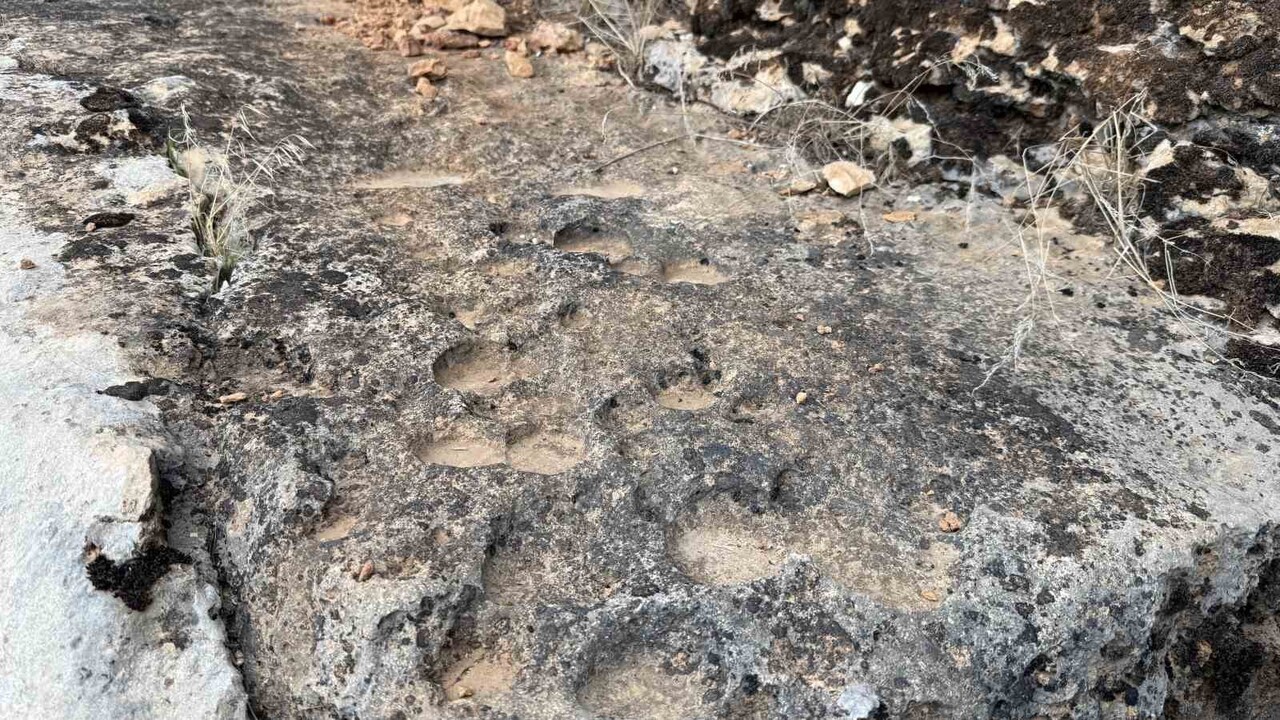 DİYARBAKIR'IN KOCAKÖY İLÇESİNDE BİNLERCE YILIN SONUNDA OLUŞAN "DAMLA LAPYALARI"...