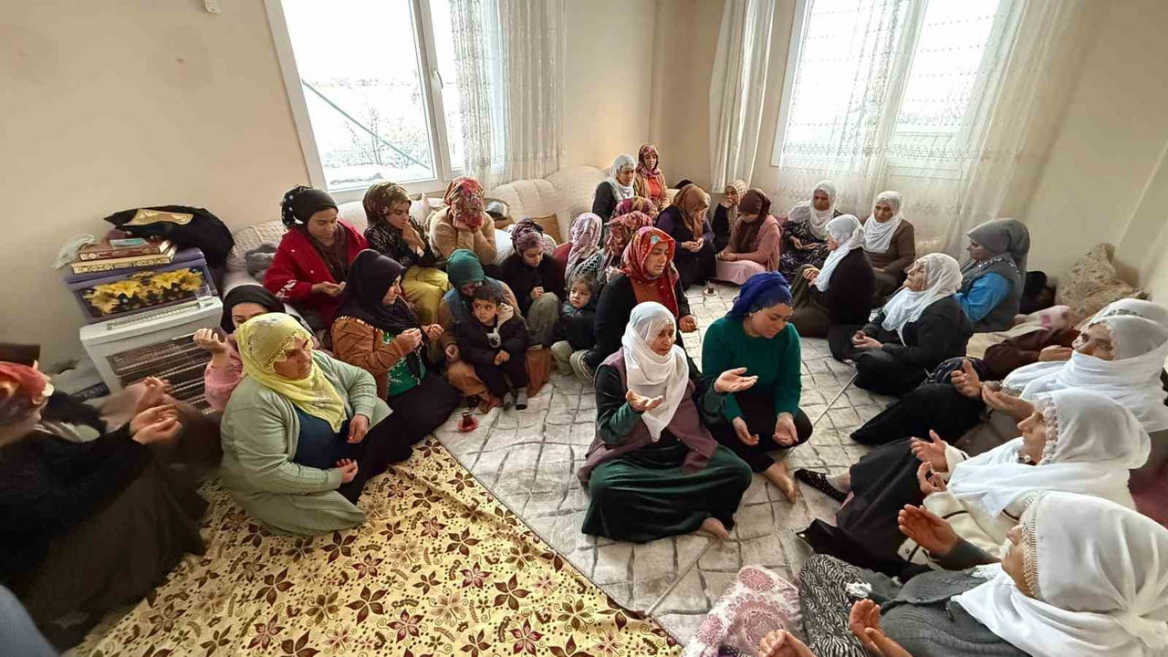 DİYARBAKIR'IN MERKEZ SUR İLÇESİNDE 11 GÜNLÜK İZİNLE CEZAEVİNDE ÇIKAN EŞİ TARAFINDAN ÖLDÜRÜLEN...