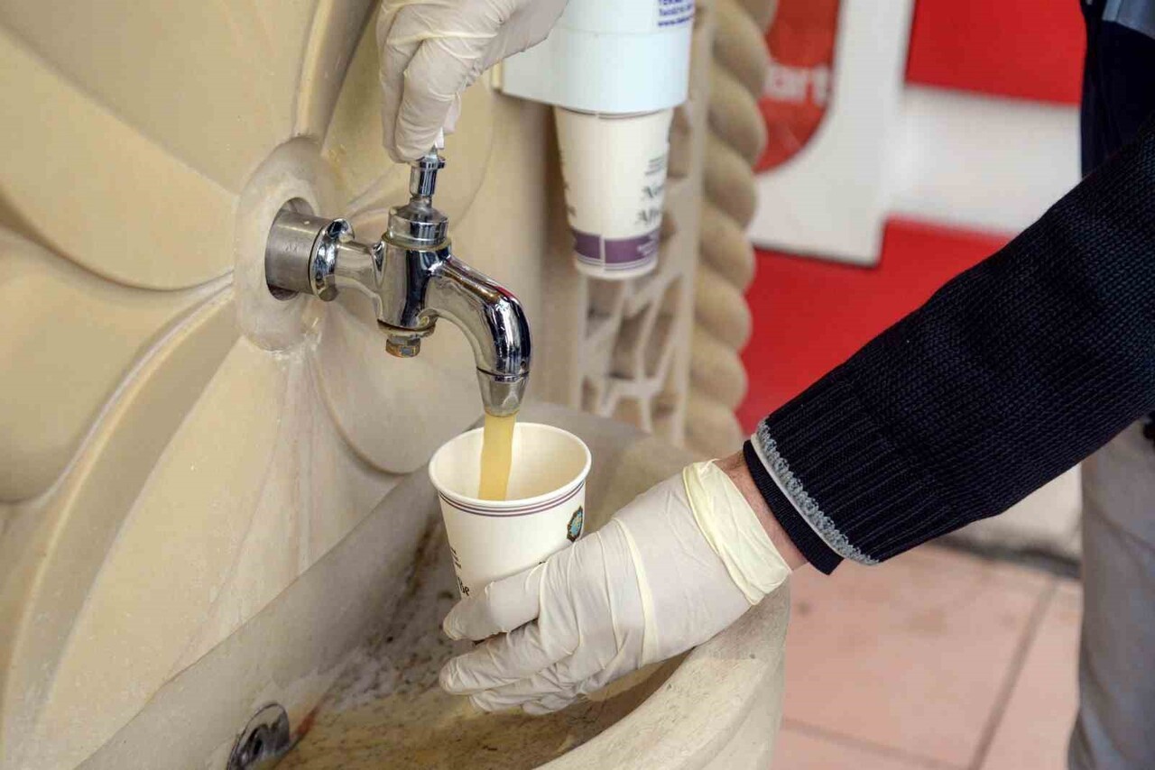 DİYARBAKIR BÜYÜKŞEHİR BELEDİYESİNİN KENTTEKİ 4 HASTANE İLE AKADEMİ SUR ETÜT MERKEZİ ÖNÜNDE KURDUĞU...