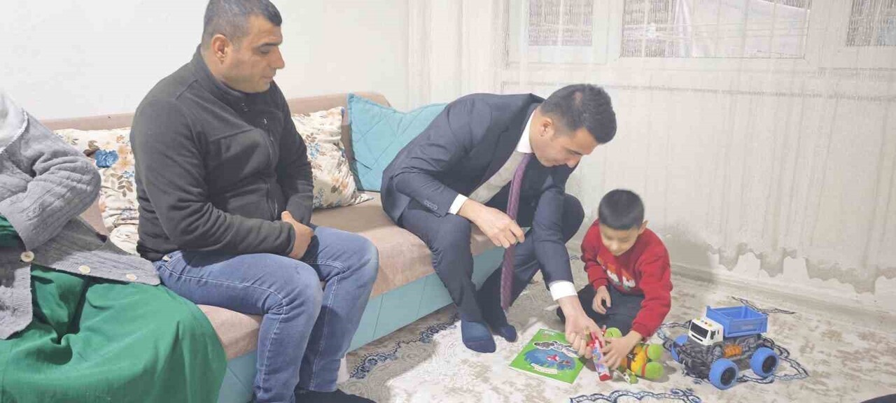 DİYARBAKIR’IN BAĞLAR İLÇE KAYMAKAMI NECDET ÖZDEMİR, 3 ARALIK DÜNYA ENGELLİLER GÜNÜ NEDENİ İLE...