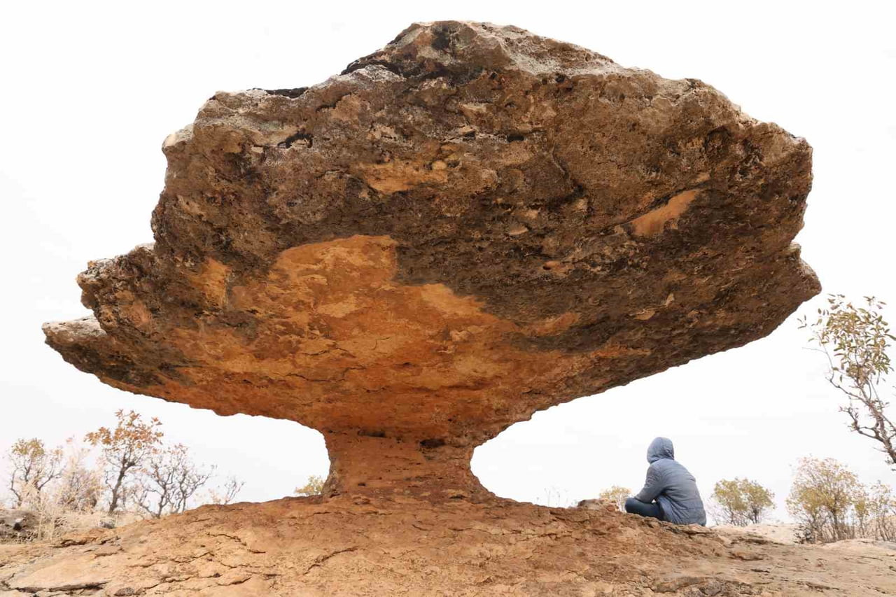 DİYARBAKIR’IN KOCAKÖY İLÇESİNDE BULUNAN "MANTAR KAYA" VEYA DİĞER ADIYLA BİLİNEN "KALKAN KAYA"...