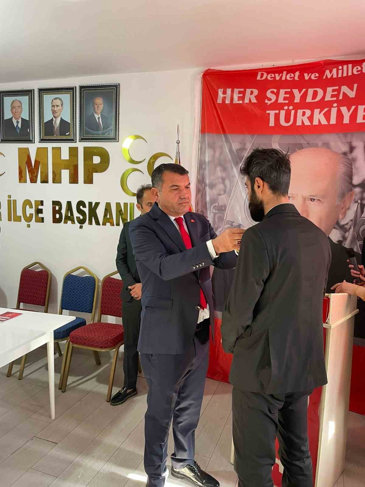 DİYARBAKIR’IN SUR İLÇESİNDE MİLLİYETÇİ HAREKET PARTİSİ (MHP) TEŞKİLATINA YENİ KATILIMLAR ARTARAK...