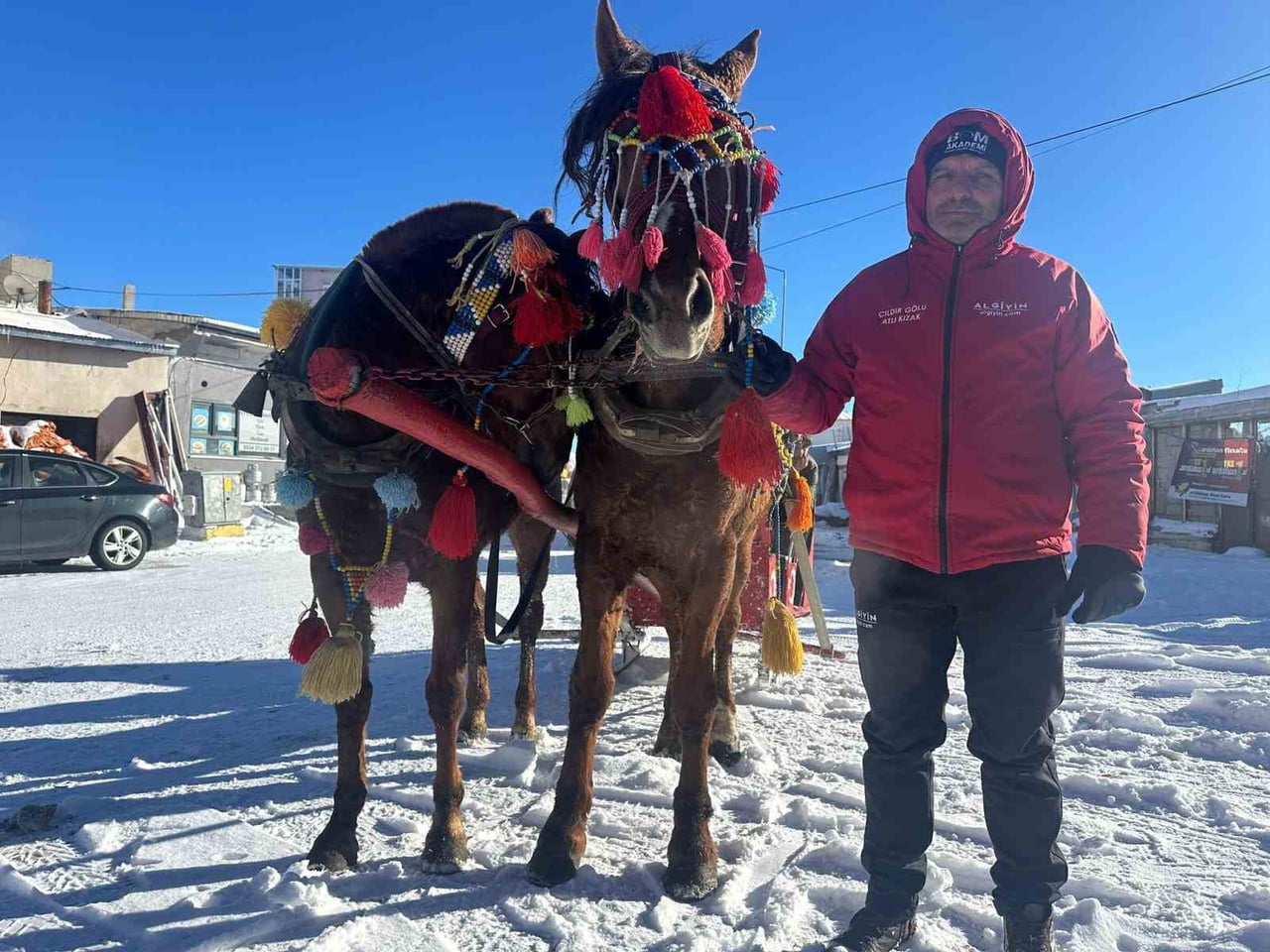 DOĞU ANADOLU BÖLGESİ’NİN EN BÜYÜK İKİNCİ GÖLÜ OLAN VE YÜZEYİ TAMAMEN DONAN ÇILDIR GÖLÜNDE...