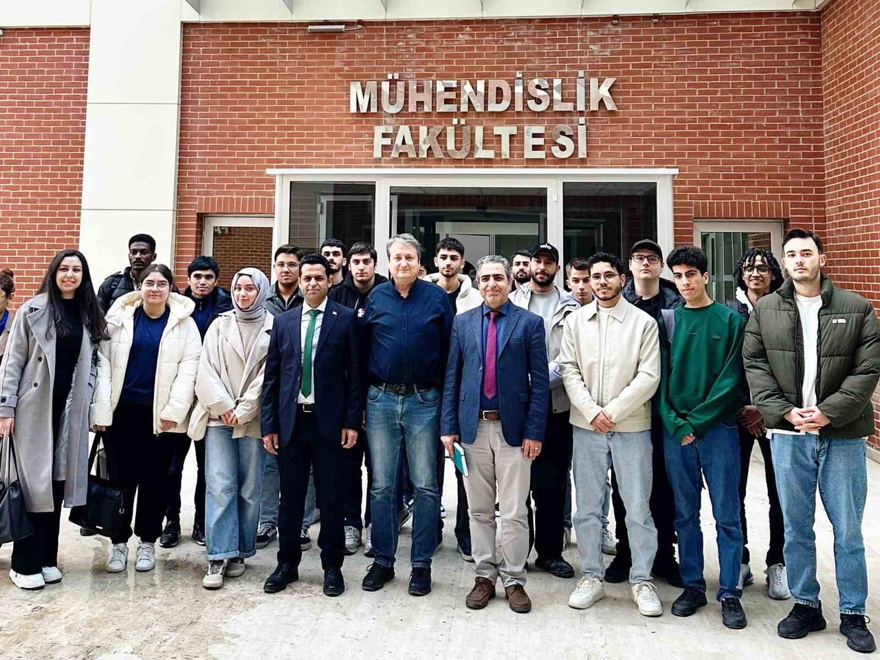 DSİ ESKİŞEHİR BÖLGE MÜDÜRLÜĞÜ BŞEÜ’DE ‘SU YAPILARI’ SUNUMU GERÇEKLEŞTİRDİ