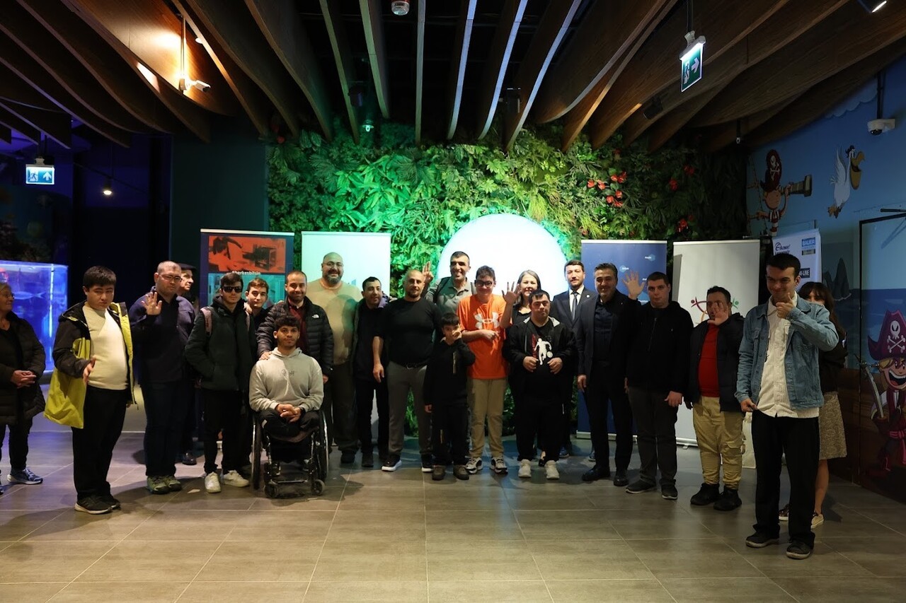 DÜNYA ENGELLİLER GÜNÜ SEBEBİYLE GERÇEKLEŞTİRİLEN ETKİNLİKTE BAĞCILAR BELEDİYESİ ENGELLİLER SARAYI...